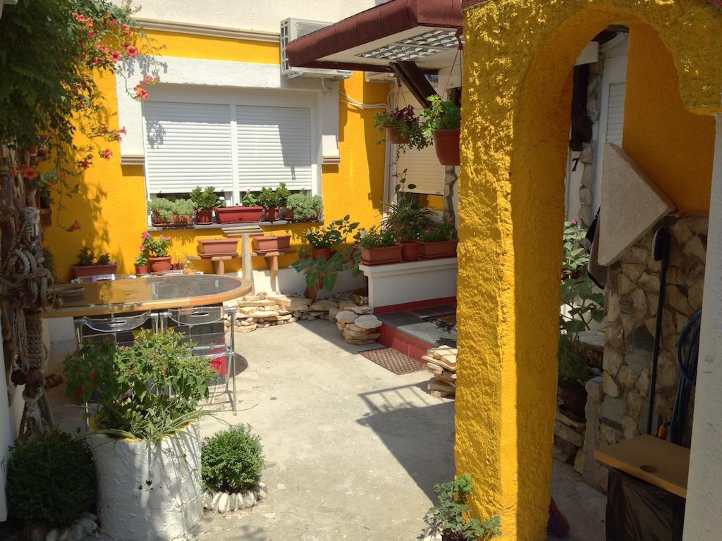 Guesthouse 7even Mostar Extérieur photo